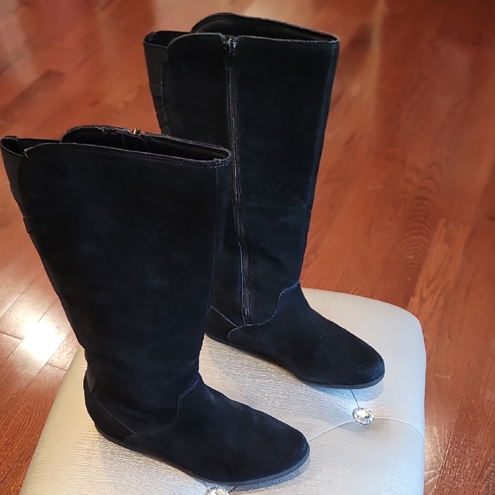 Skechers Elegant Black Uder the Knee Boots